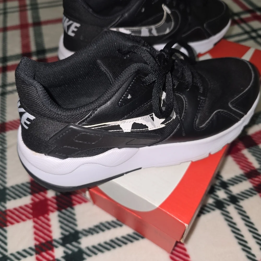 Nike Black and White Sneakers